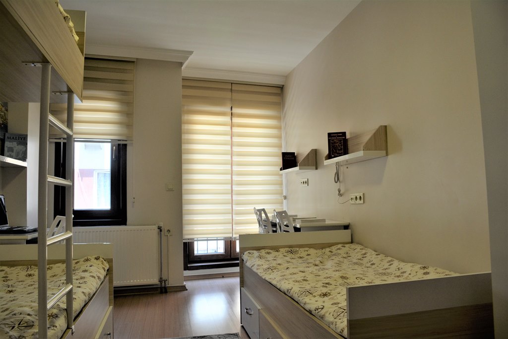 Sabiha Hanưm - Vatan Erkek Öđrenci Yurdu