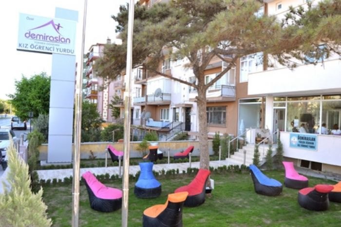Demiraslan K�z ��renci Yurdu