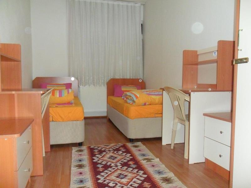 �zel I��kdemir K�z Yurdu