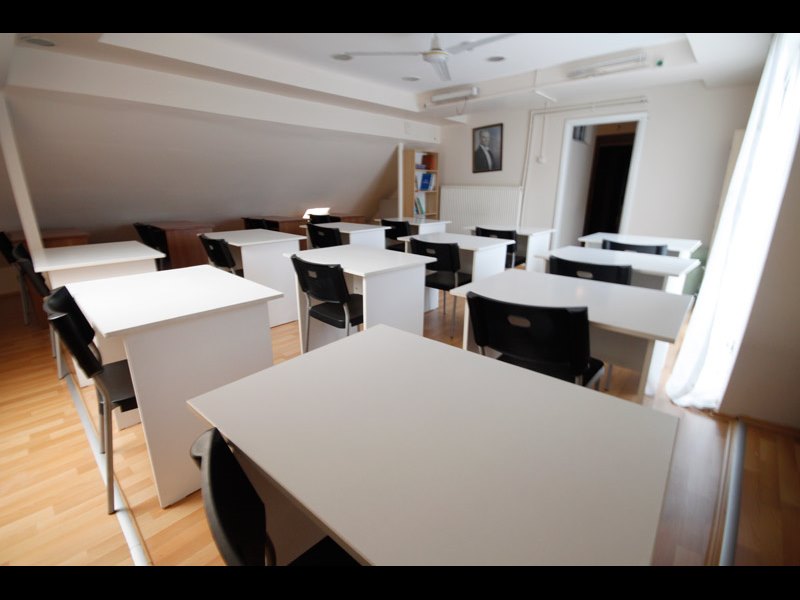 Sabiha Hanưm Öđrenci YurtlarưVEZNECƯLER Kưz ̃ubesi