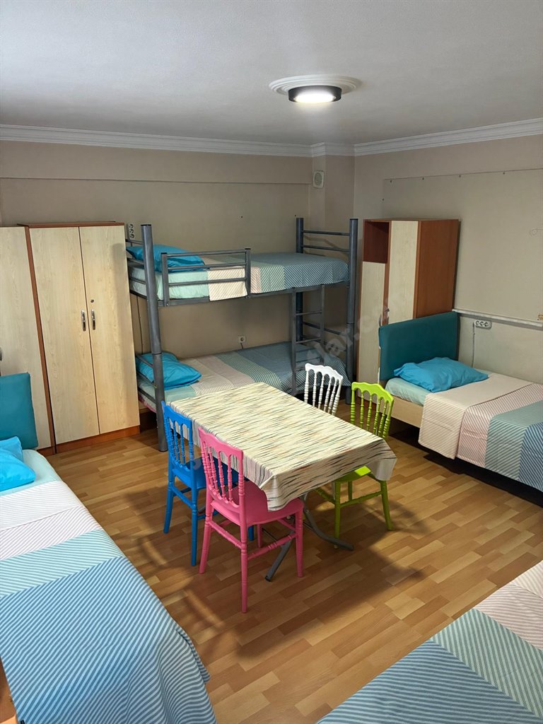 �zel Bornova Erkek ��renci Yurdu