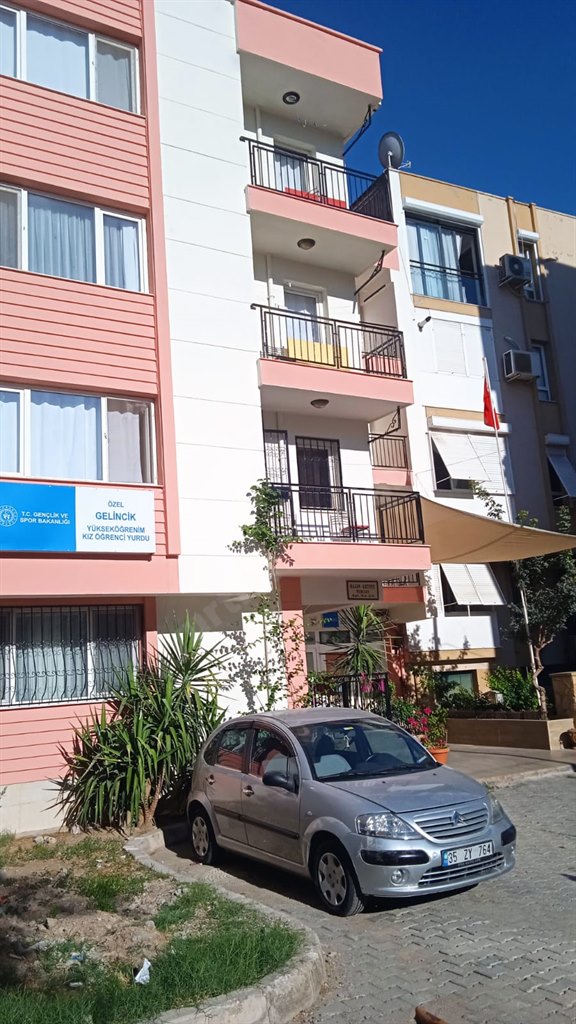 �zel Bornova Erkek ��renci Yurdu