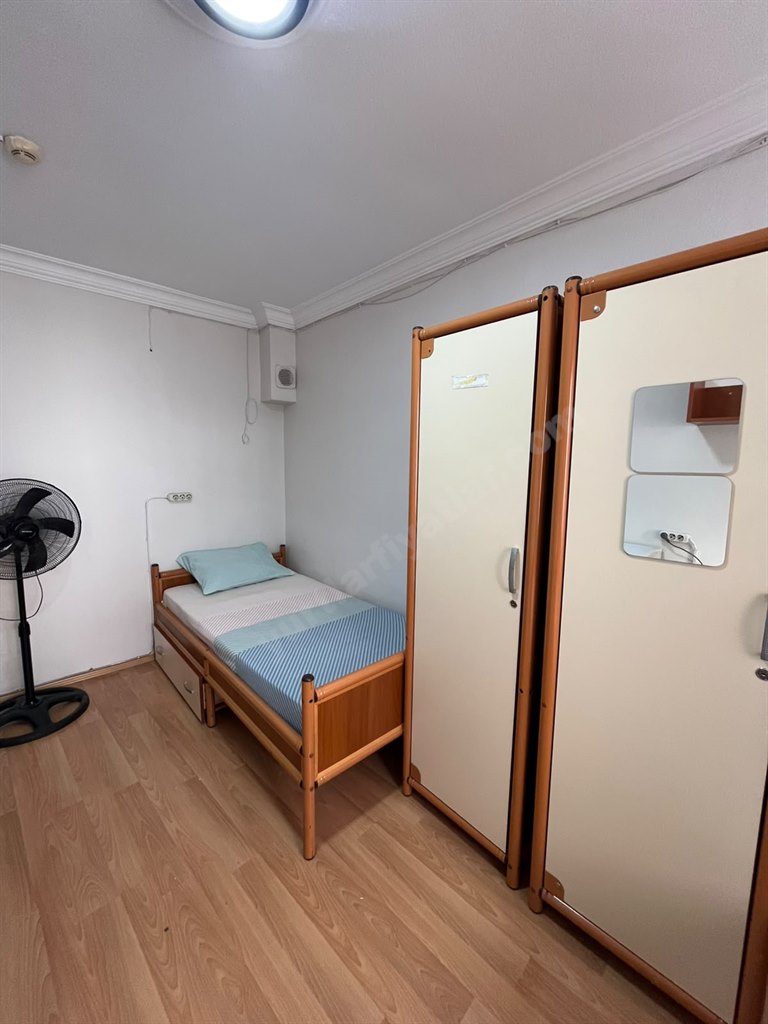 �zel Bornova Erkek ��renci Yurdu - Tek Ki�ilik Oda