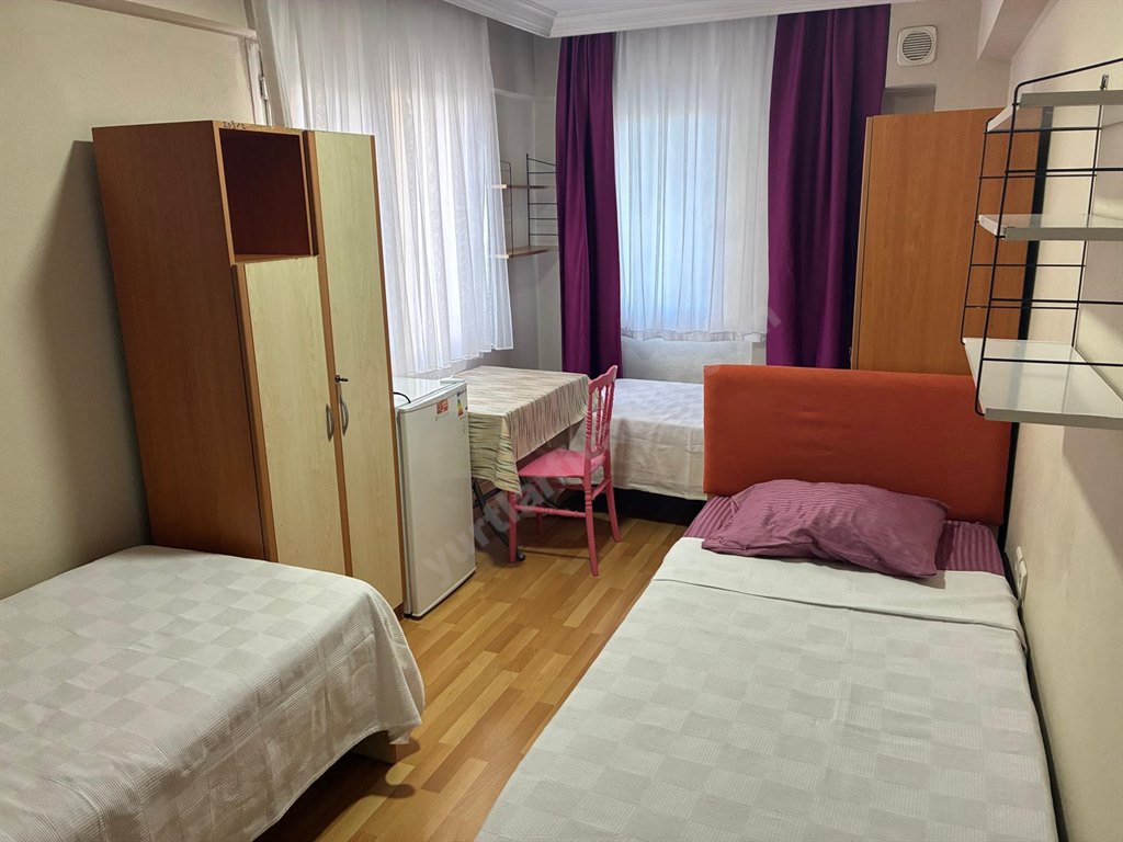 �zel Bornova Erkek ��renci Yurdu