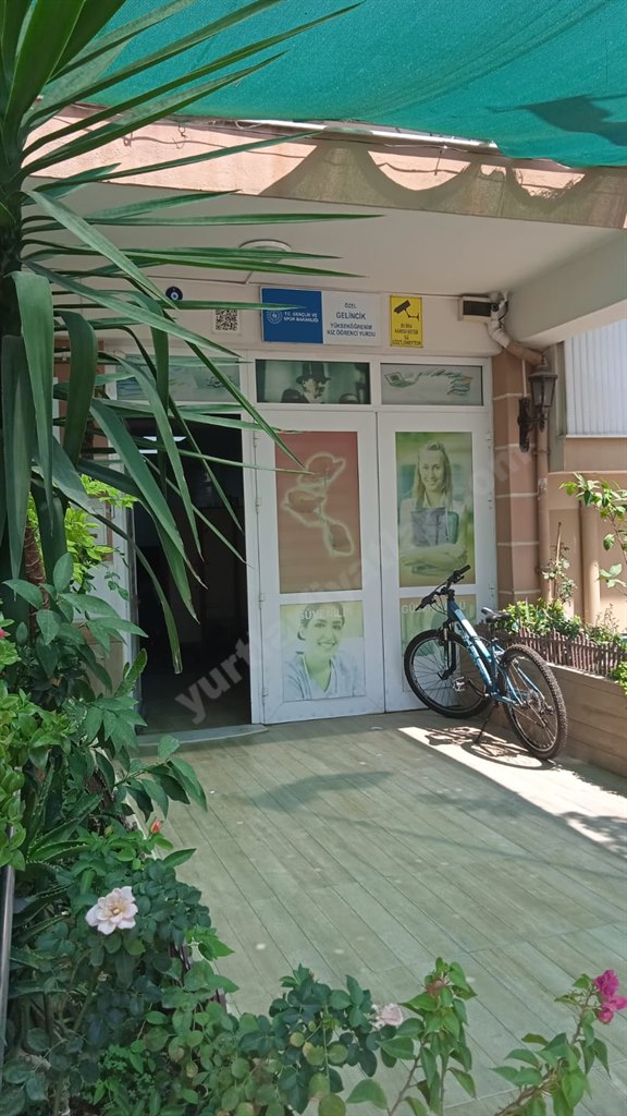 �zel Bornova Erkek ��renci Yurdu