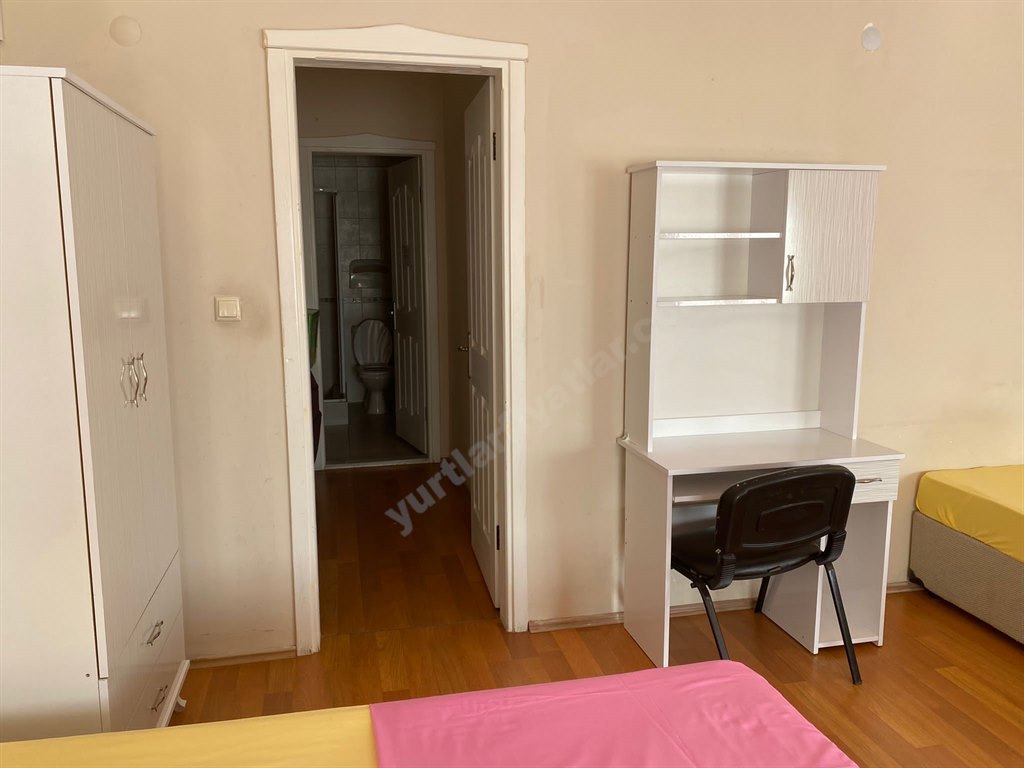 Bornova Villa K�z Yurdu