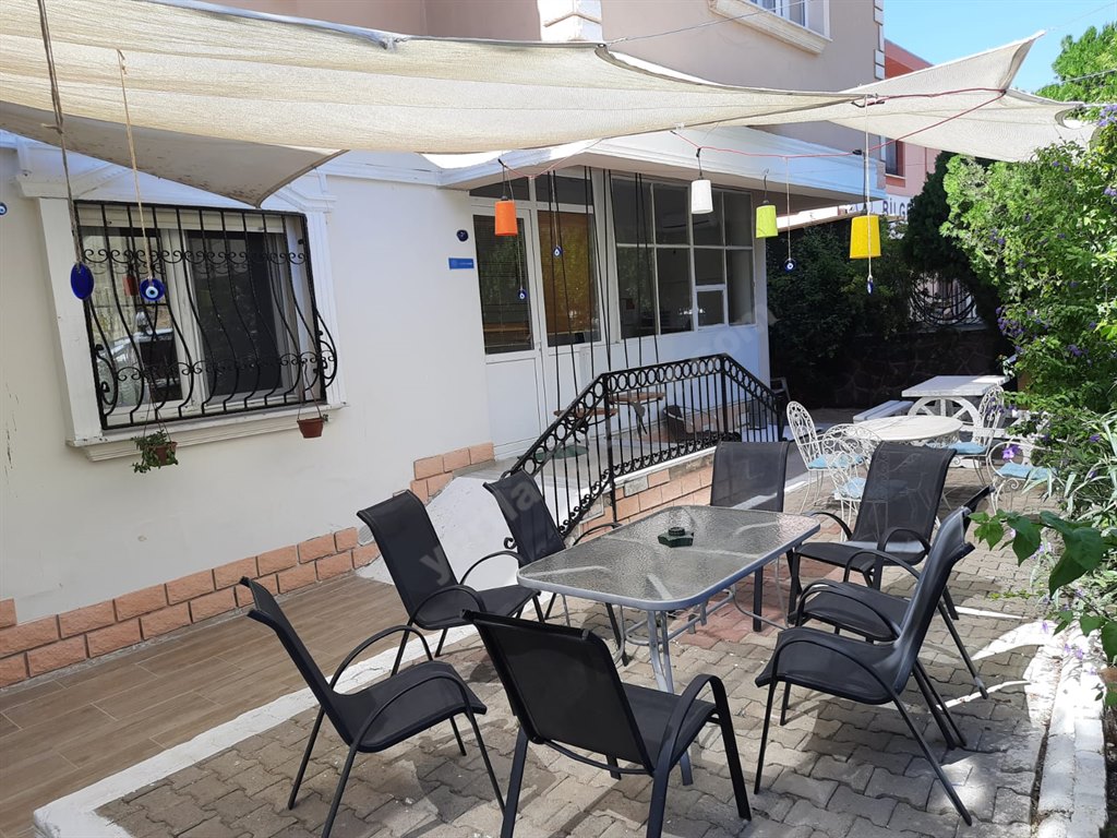 Bornova Villa K�z Yurdu