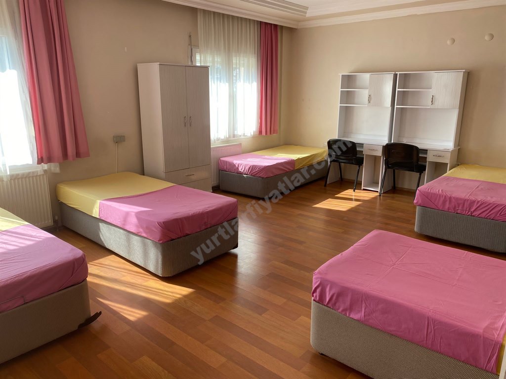 Bornova Villa K�z Yurdu