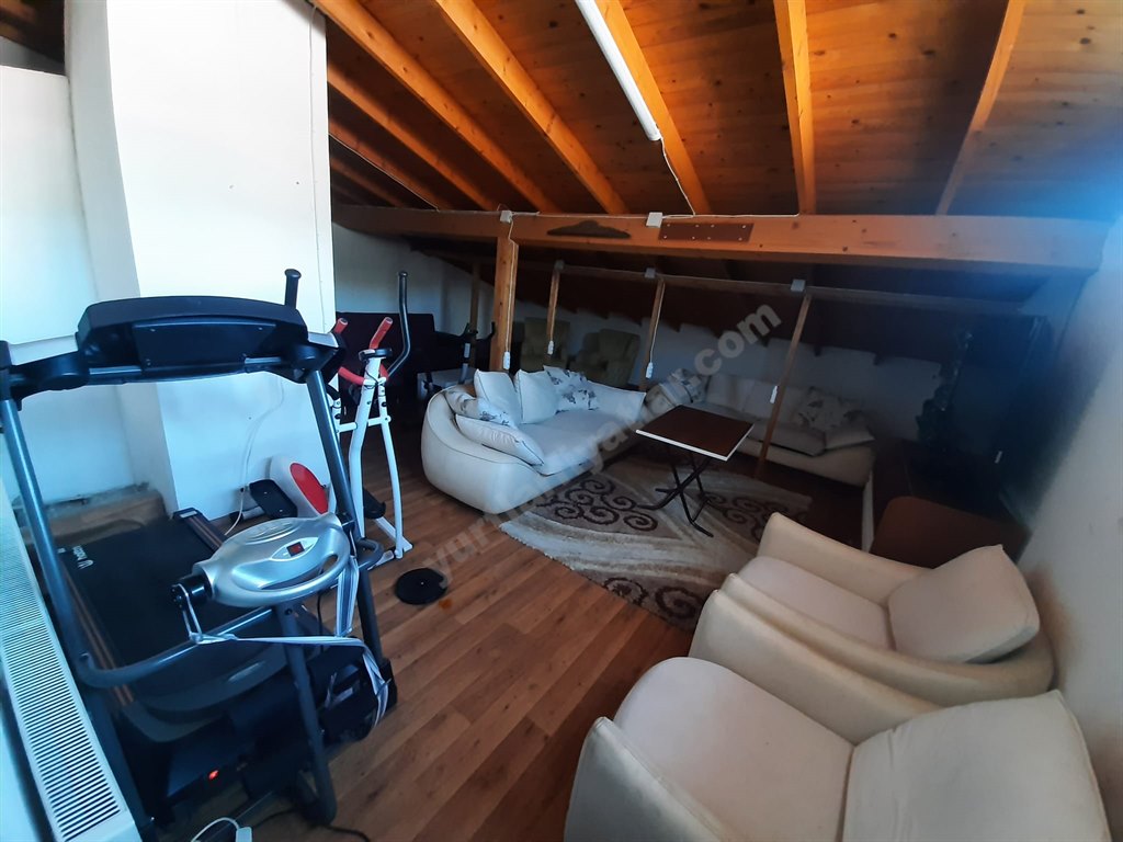 Bornova Villa K�z Yurdu