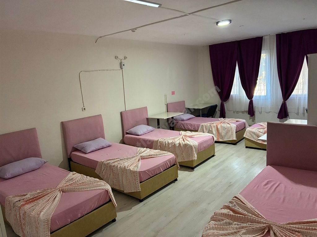 Bornova Villa K�z Yurdu