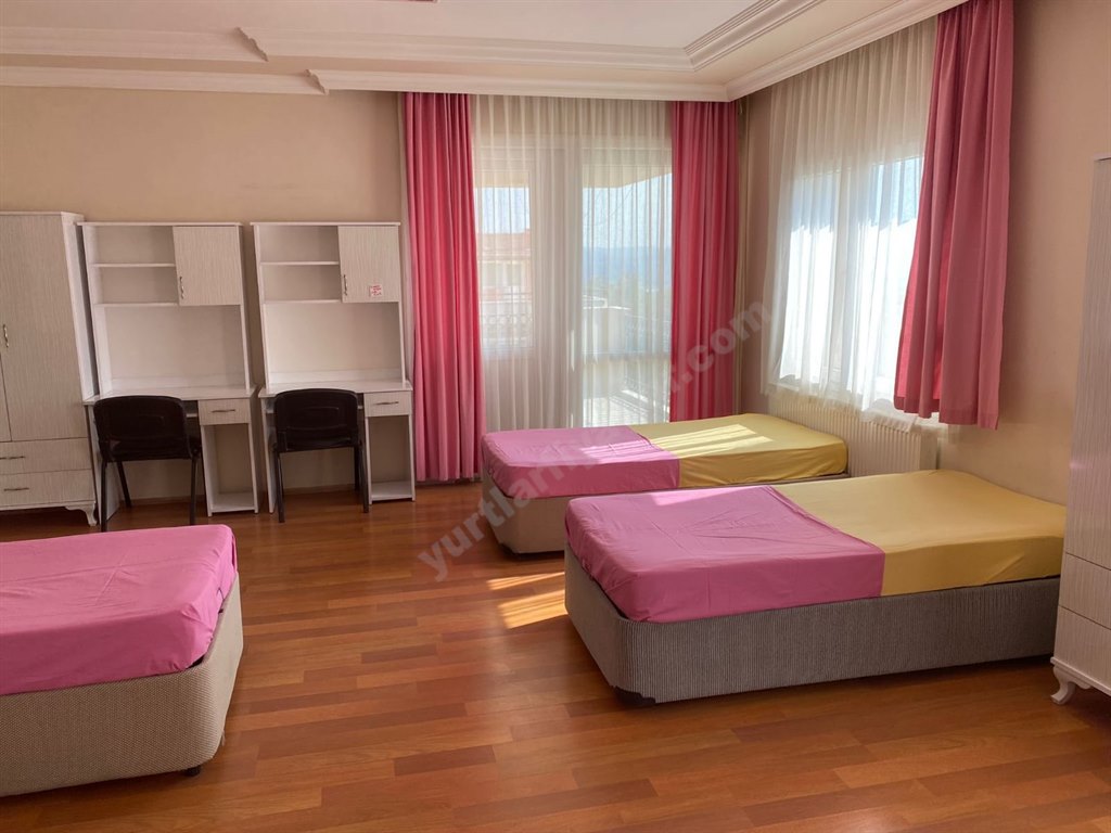 Bornova Villa K�z Yurdu