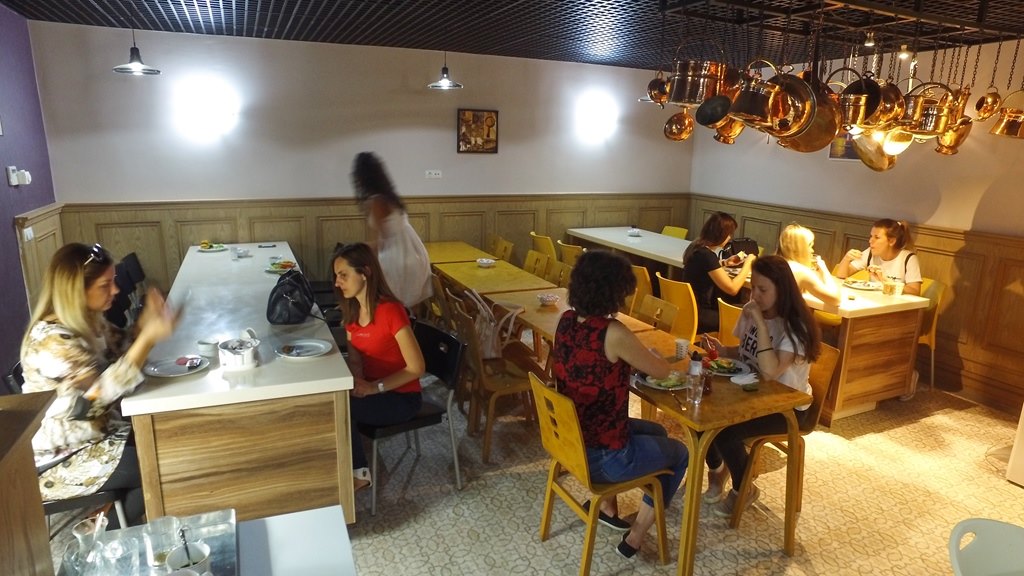 Sabiha Hanżm - Kżztažż Kżz Öšrenci Yurdu