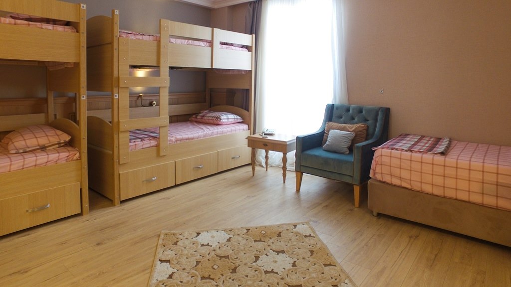 Sabiha Hanżm - Kżztažż Kżz Öšrenci Yurdu