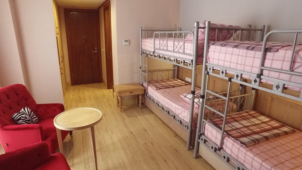 Sabiha Haným - Kýztaţý Kýz Öđrenci Yurdu