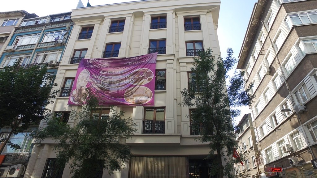 Sabiha Hanżm - Kżztažż Kżz Öšrenci Yurdu