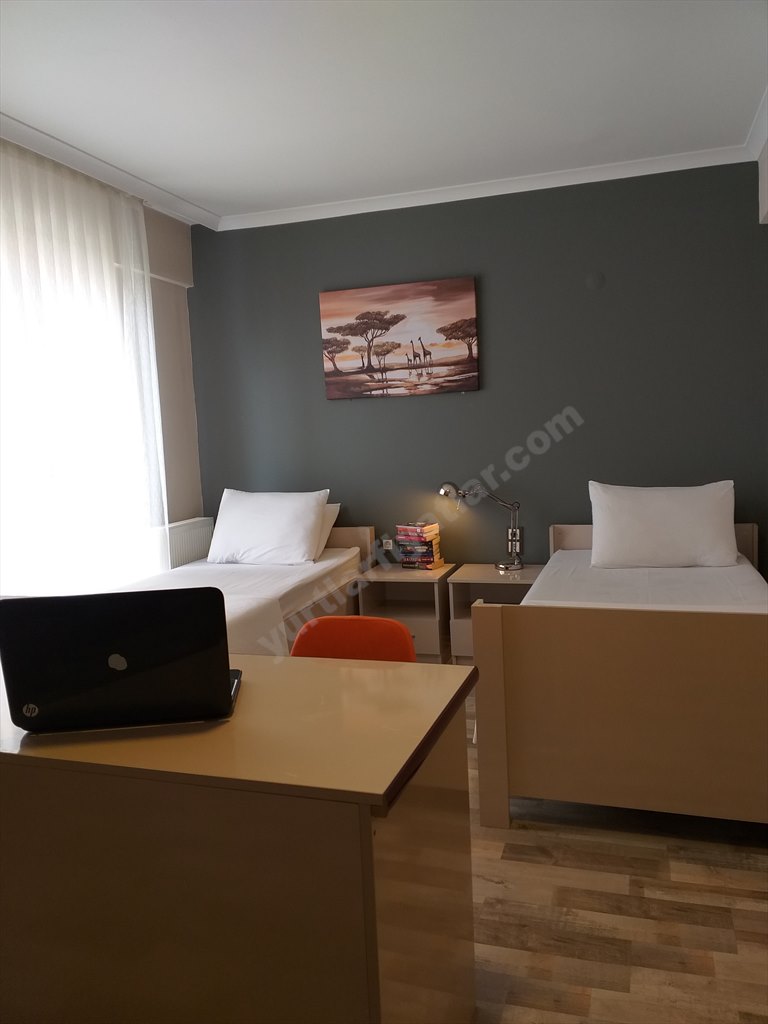 �zel Sandal K�z ��renci Yurdu