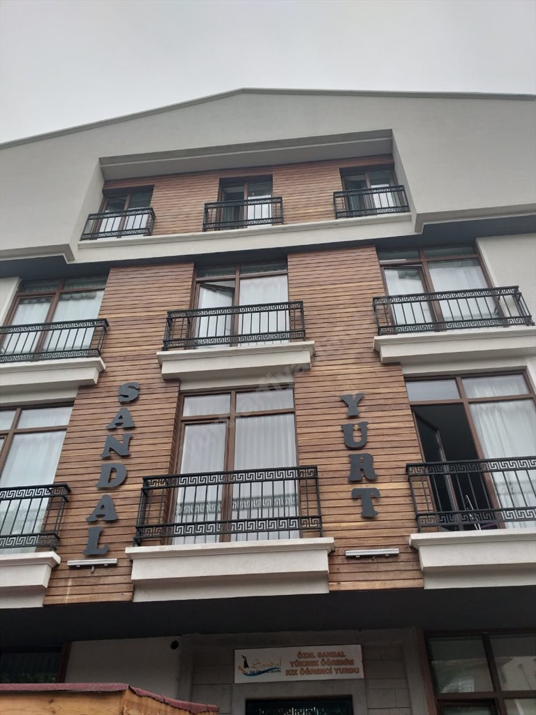 �zel Sandal K�z ��renci Yurdu