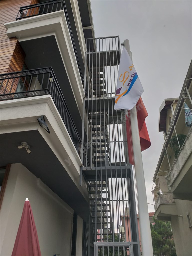 �zel Sandal K�z ��renci Yurdu