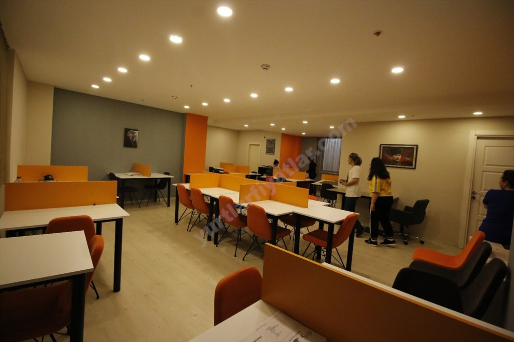 �zel Sandal K�z ��renci Yurdu