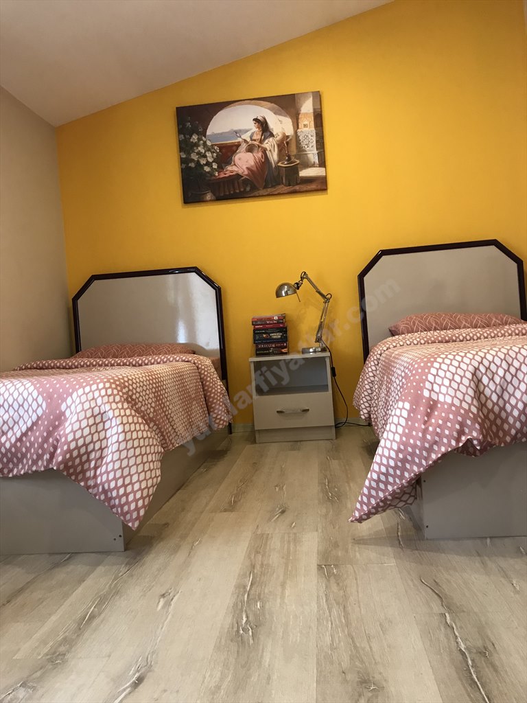 �zel Sandal K�z ��renci Yurdu