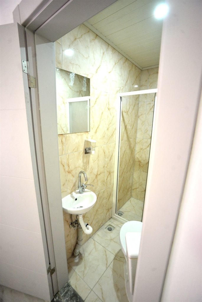 Yurt Akademi K�z�lay Erkek �ubesi - WC