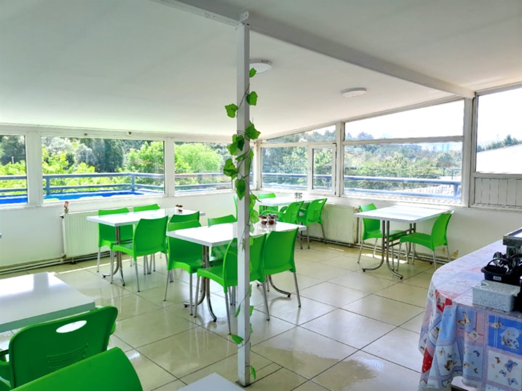 Bah�elievler Erkek ��renci Yurdu - Teras