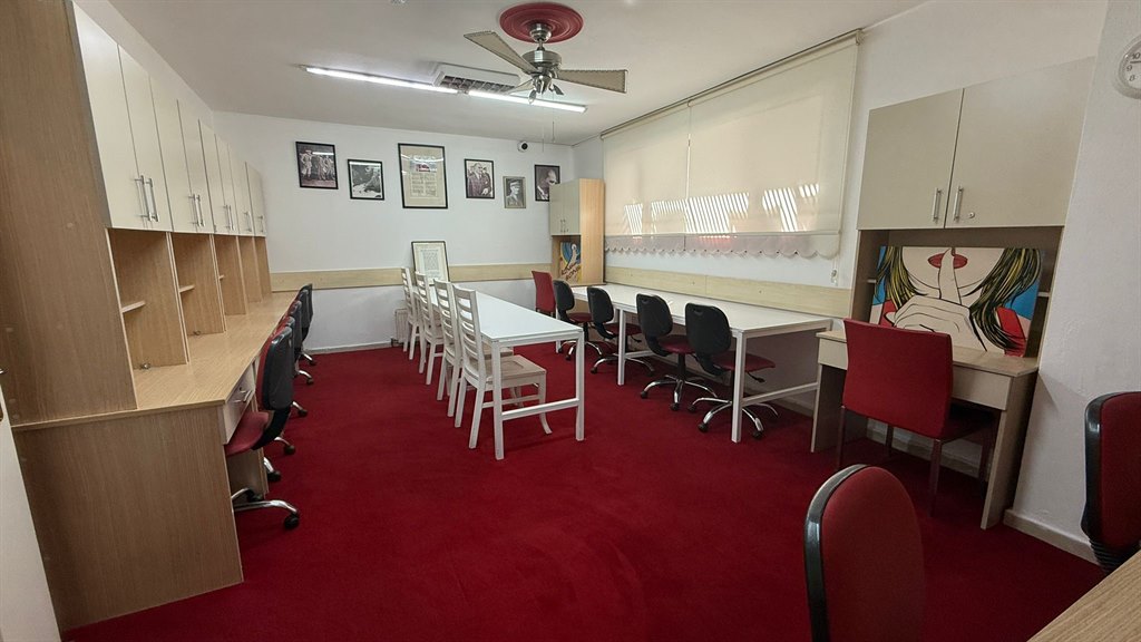 Alk�n K�z Yurdu - Bah�elievler - �al��ma Salonu