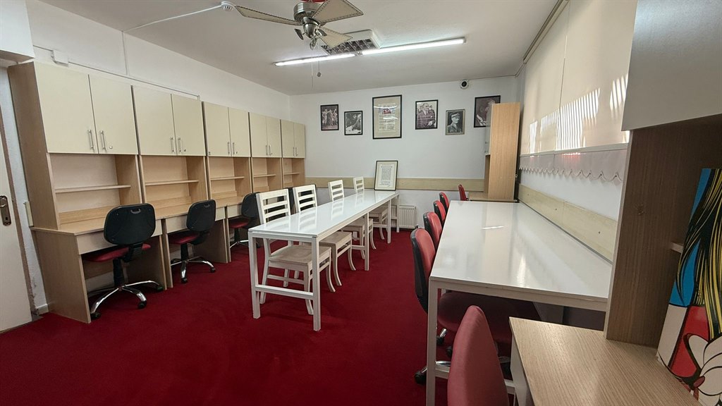 Alk�n K�z Yurdu - Bah�elievler - �al��ma Salonu