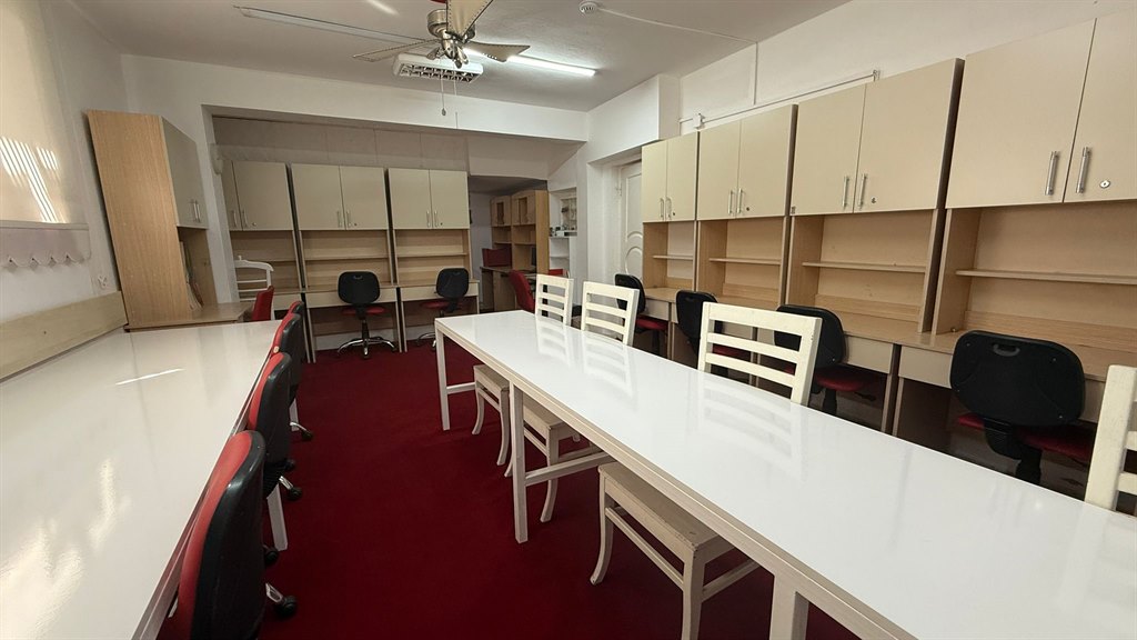 Alk�n K�z Yurdu - Bah�elievler - �al��ma Salonu