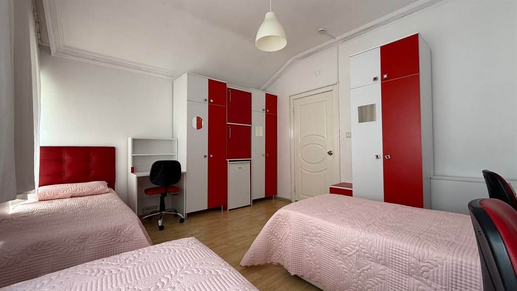 Alk�n K�z Yurdu - Bah�elievler - 3 Ki�ilik Oda