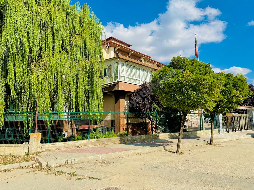 Alt�noluk Erkek ��renci Yurdu