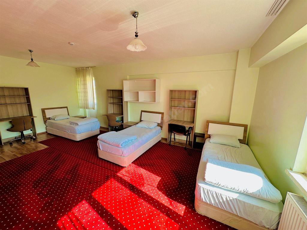 Alt�noluk Erkek ��renci Yurdu