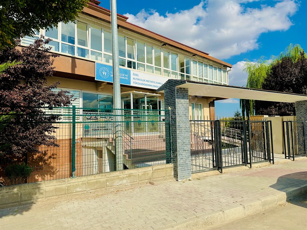 Alt�noluk Erkek ��renci Yurdu