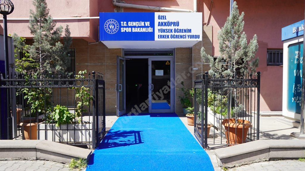 Akk�pr� Erkek ��renci Yurdu - Giri�