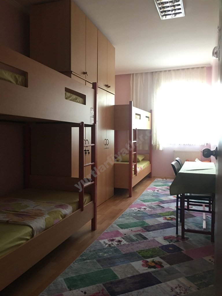 �zel G�m��su K�z ��renci Yurdu