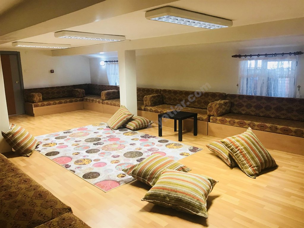 �zel G�m��su K�z ��renci Yurdu