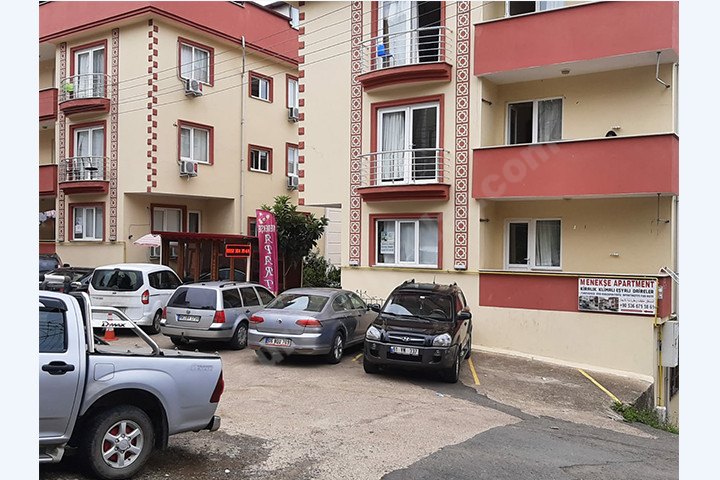 Menek�e Erkek ��renci Evi