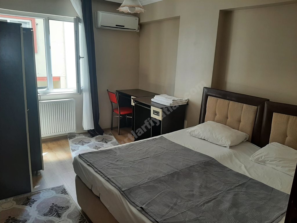 Menek�e Erkek ��renci Evi