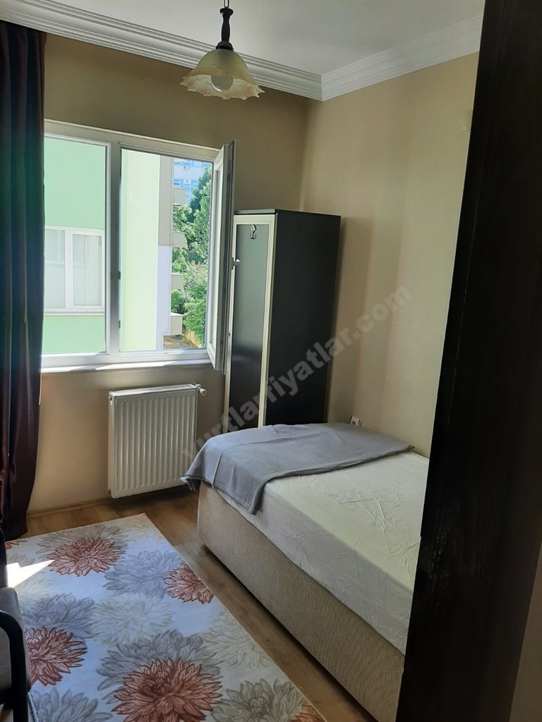 Menek�e Erkek ��renci Evi