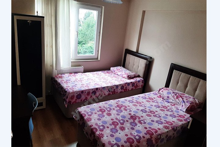 Menek�e Erkek ��renci Evi