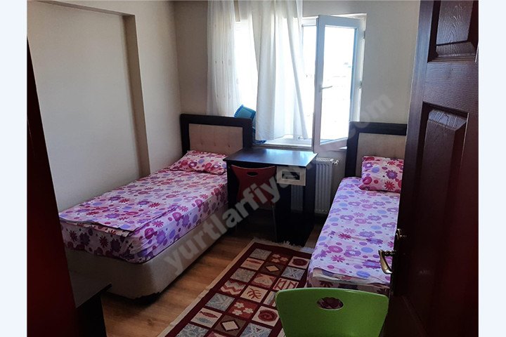 Menek�e Erkek ��renci Evi