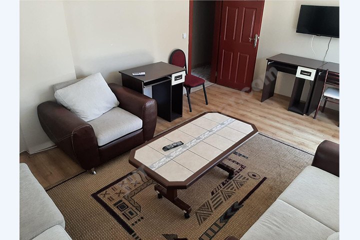 Menek�e Erkek ��renci Evi