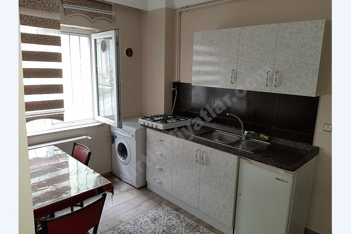 Menek�e Erkek ��renci Evi