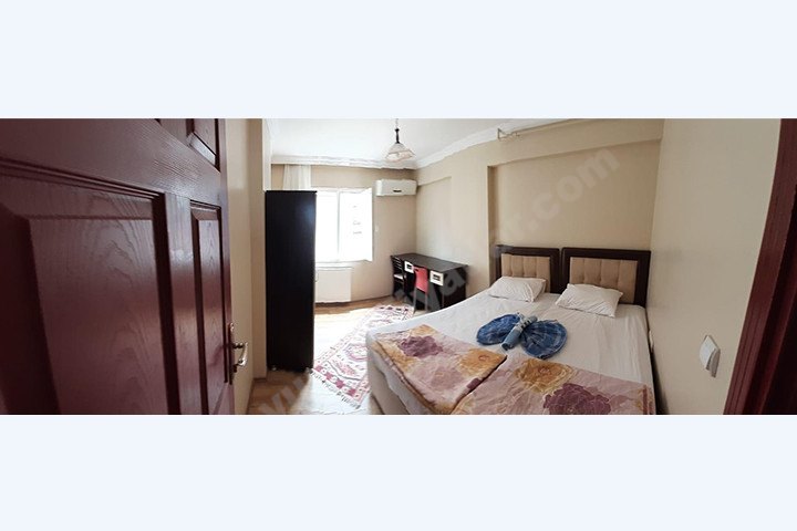 Menek�e Erkek ��renci Evi