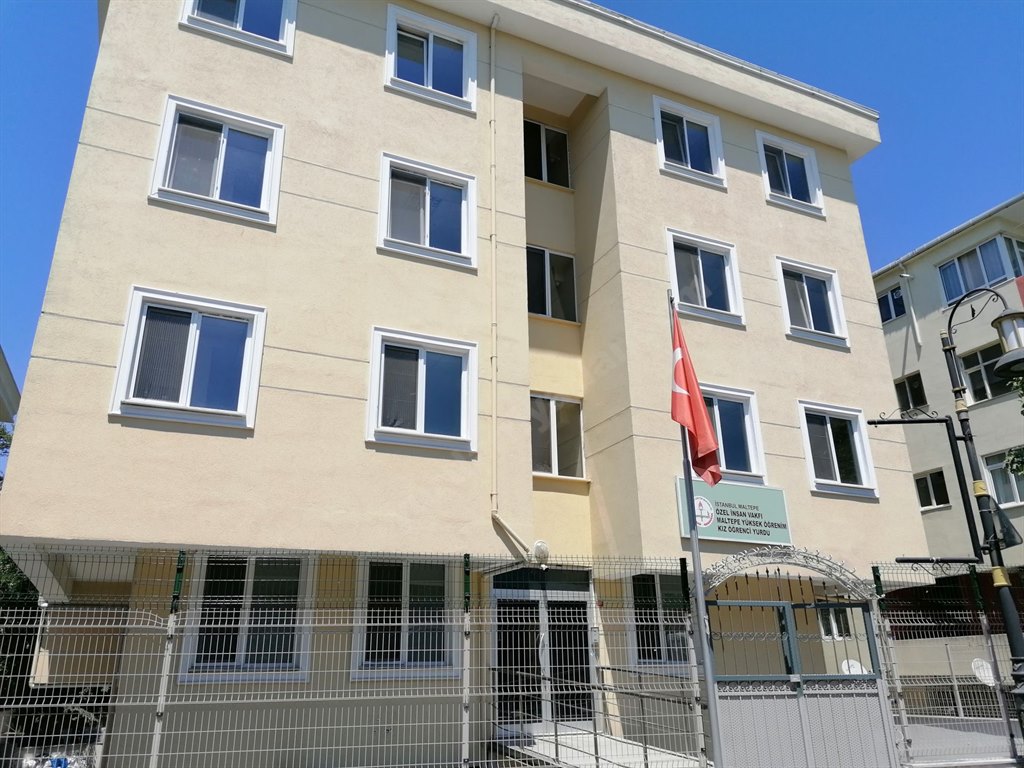 �nsan Vakf� Maltepe K�z Yurdu
