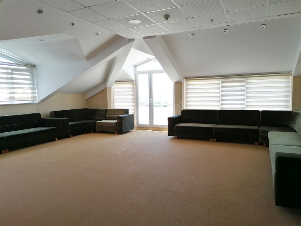 �nsan Vakf� Maltepe K�z Yurdu