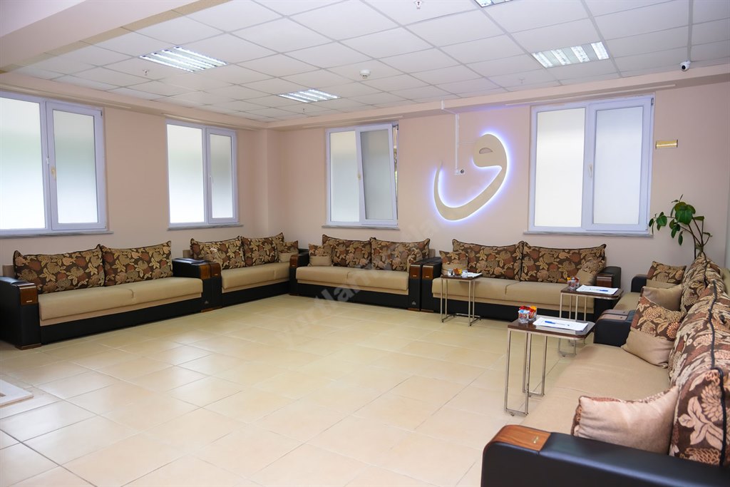 �nsan Vakf� Maltepe K�z Yurdu