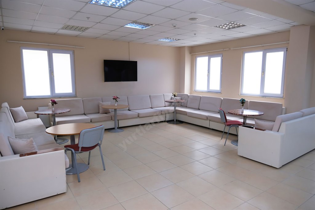 �nsan Vakf� Maltepe K�z Yurdu