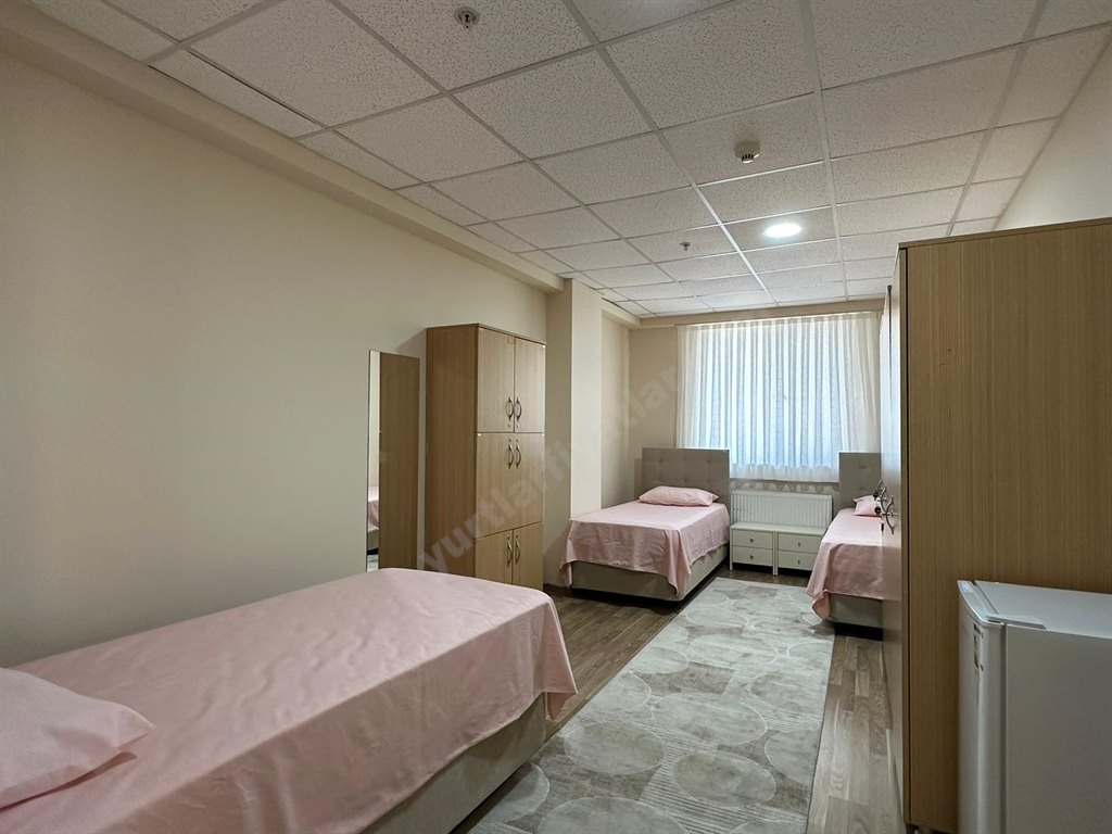 �nsan Vakf� Maltepe K�z Yurdu - 3 Ki�ilik Oda 