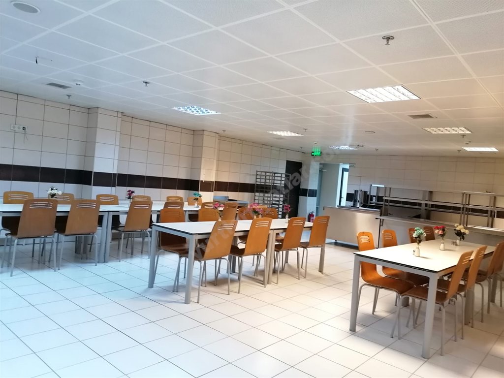 �nsan Vakf� Maltepe K�z Yurdu